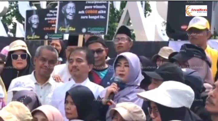 Ratusan Aktivis & Tokoh Nasional Grudug Kampus UGM,  Skripsi, Ijazah Jokowi Akan Terbongkar & Rektor UGM Kabur